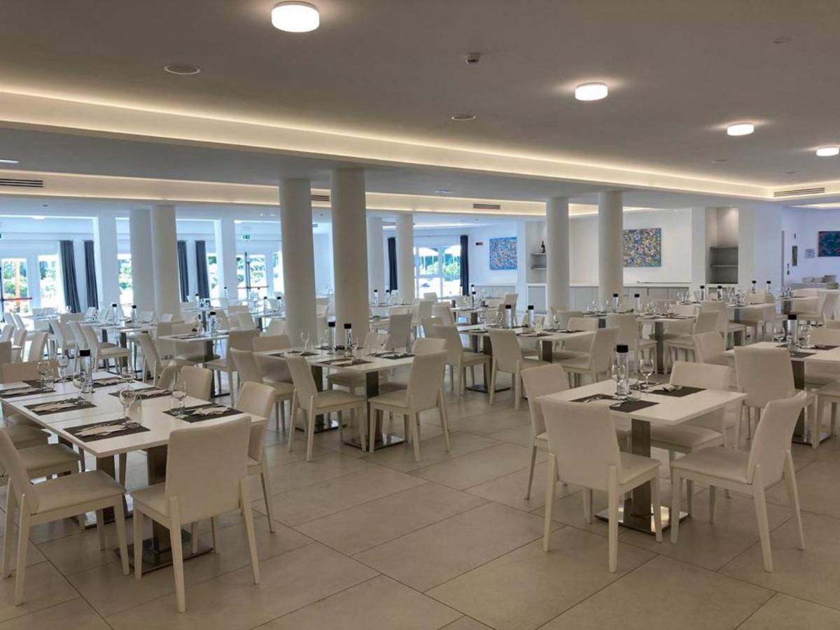 Toscana Charme Resort Tirrenia Esterno foto The dining room at the hotel