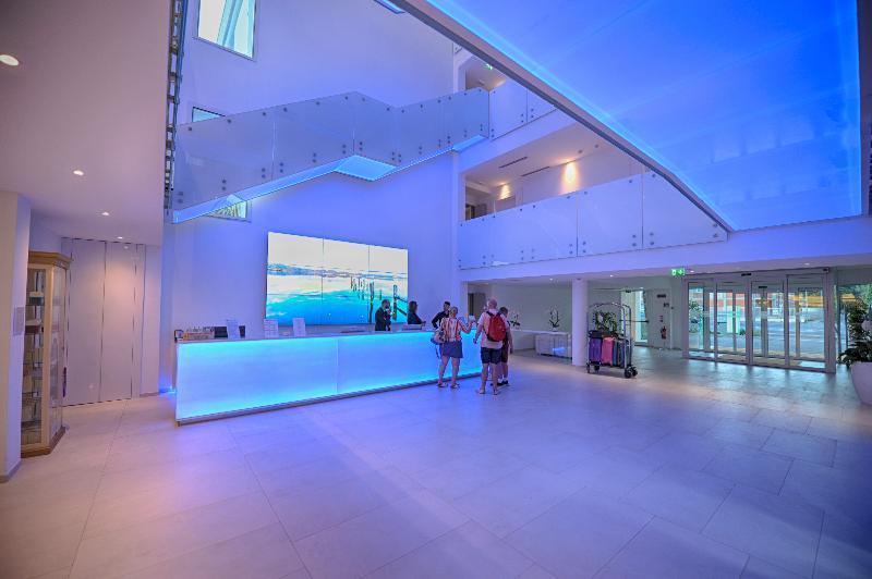 Toscana Charme Resort Tirrenia Esterno foto The lobby of the hotel