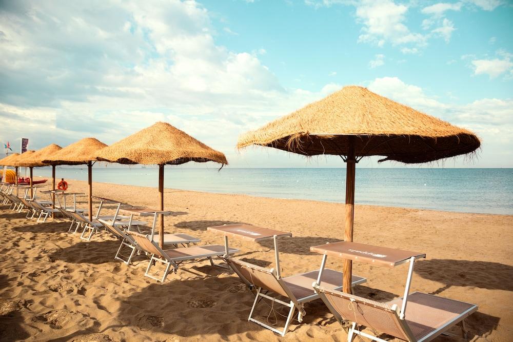 Toscana Charme Resort Tirrenia Esterno foto Beach in Calpe