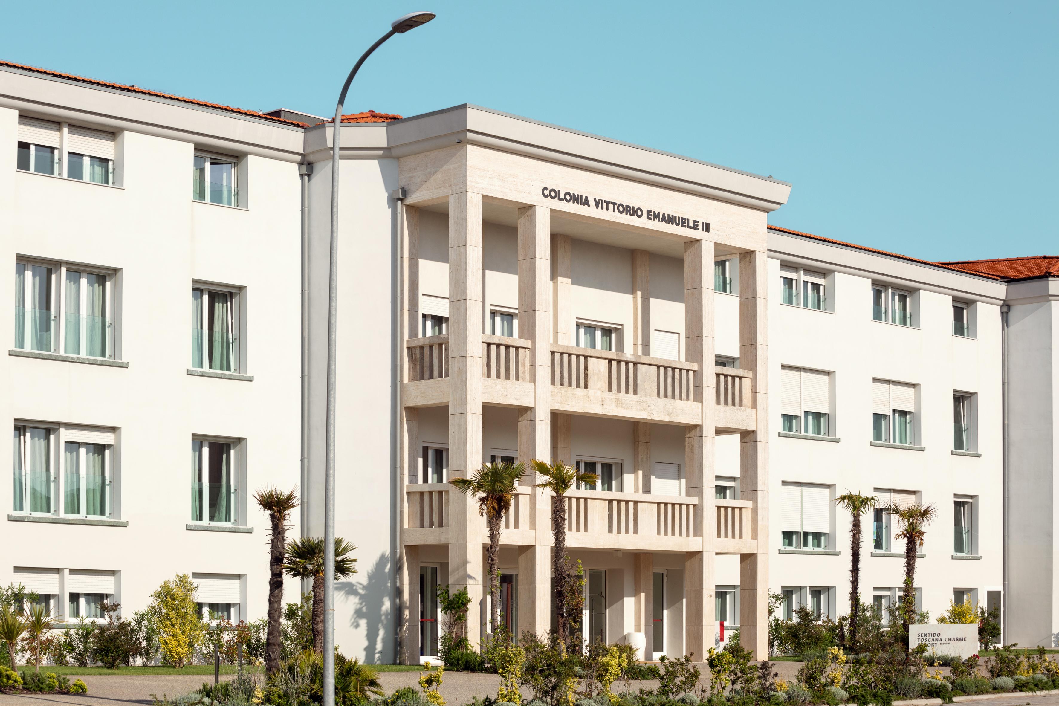 Toscana Charme Resort Tirrenia Esterno foto The campus of the University of Novi Sad