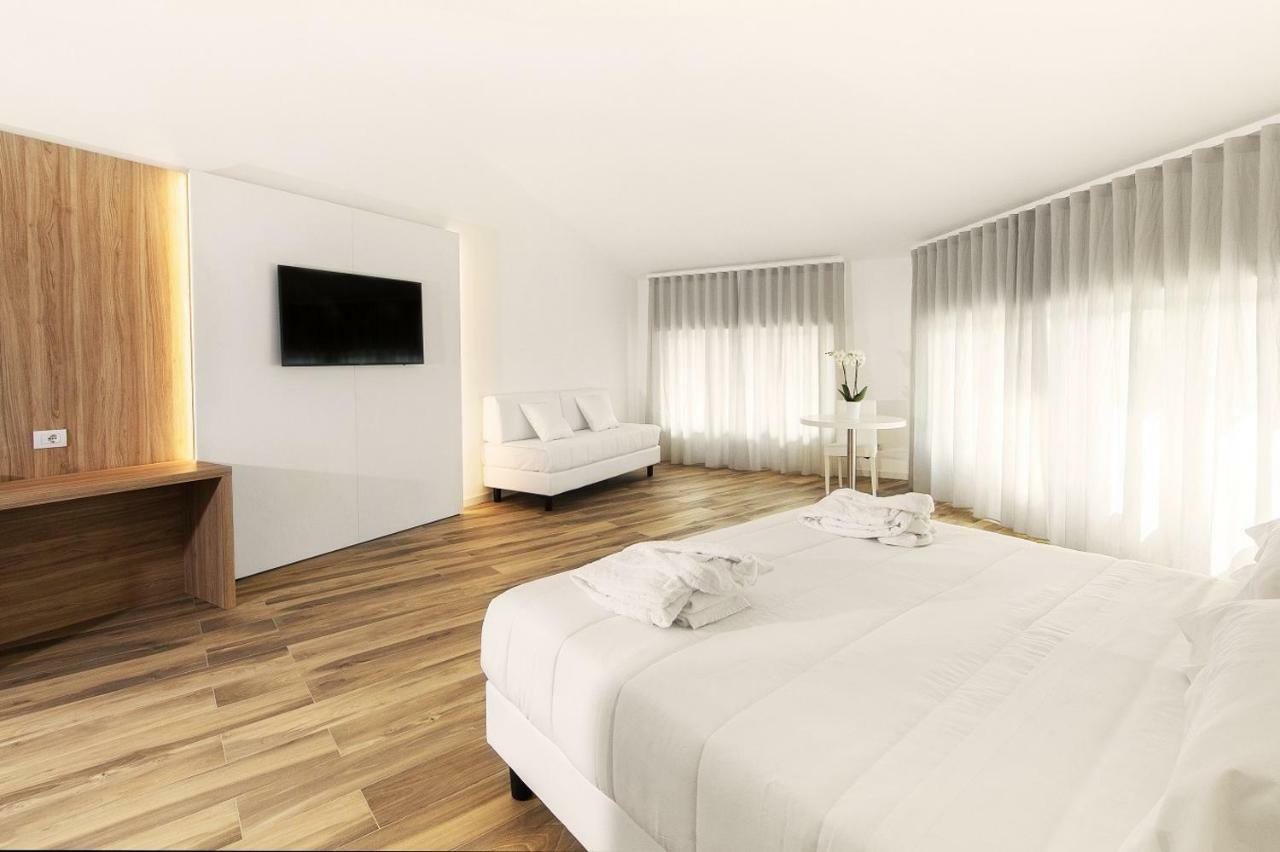 Toscana Charme Resort Tirrenia Esterno foto A bedroom